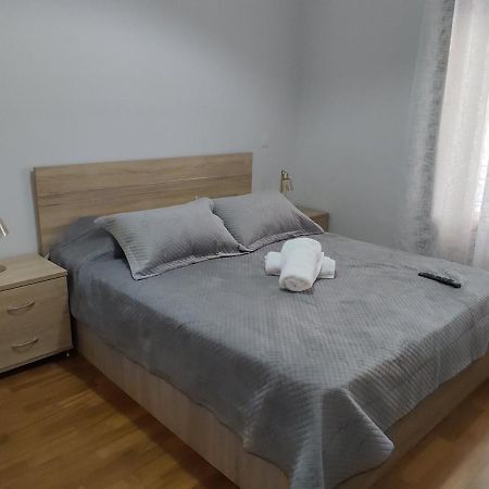 נפפקטוס Dr. J. Spon Apartment מראה חיצוני תמונה