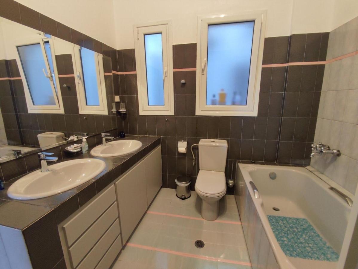 נפפקטוס Dr. J. Spon Apartment מראה חיצוני תמונה